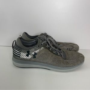 Under Armour mens athletic sneakers gray/black size 10.5
